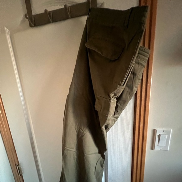 Green Jospeh Cargo Pants - Picture 2 of 5